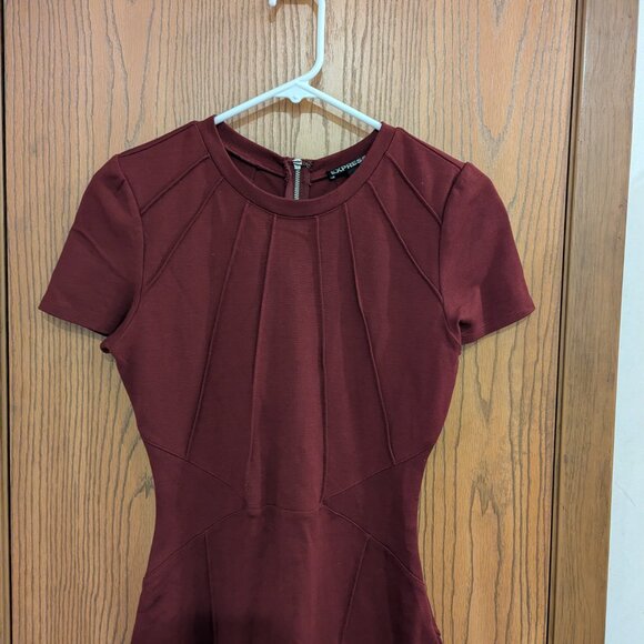 Express Form Fitting Crewneck Short Sleeve Burgundy, Above Knee Dress-4 - Picture 2 of 4